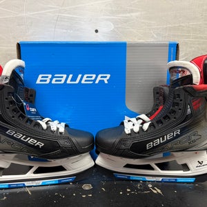 2023 Bauer Vapor X5 Pro Hockey Skates Regular Width Size 4.5 (New)