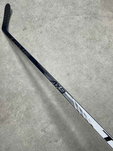 95 Flex Custom P28 Senior True AX9 Right Hand Hockey Stick Pro Stock (New)