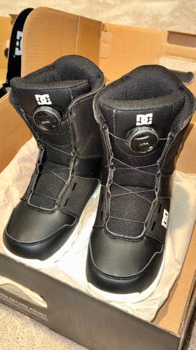 2Y (Big Kids / Youth) DC Scout BOA Snowboard Boots (New)