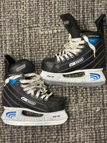 Intermediate Bauer Supreme Select Hockey Skates I Size 5