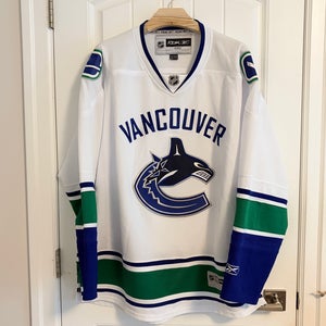 Authentic Reebok Vancouver Canucks White Orca Jersey Size XXL 2XL