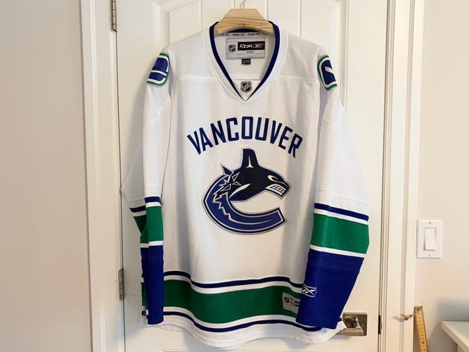 Authentic Reebok Vancouver Canucks White Orca Jersey Size XXL 2XL