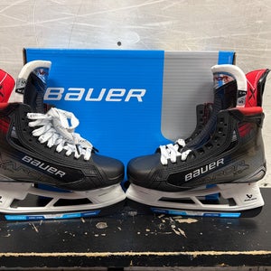 2023 Bauer Vapor X5 Pro Hockey Skates Wide Width Size 5.5 (New)