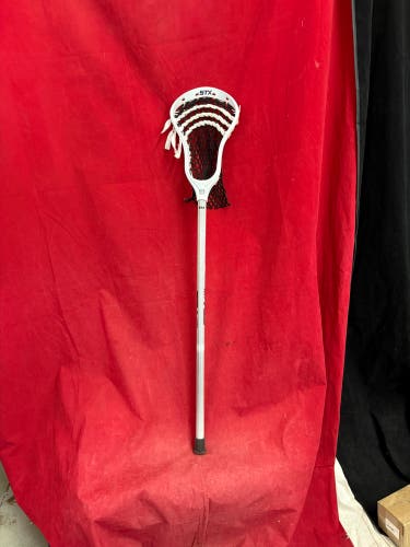 Lacrosse stick: STX Stallion 200 complete lacrosse stick. Size: M 40” top to bottom