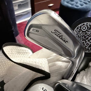 Men's 2019 Titleist 620 CB Right Handed Iron Set Stiff Flex (5 Clubs) #5 - #9 (Used)