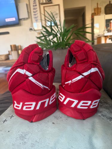 Bauer Vapor Flylite Gloves 11" (Used)