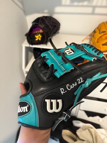 Wilson Pro Issue Robinson A2000 Cano 11.5"