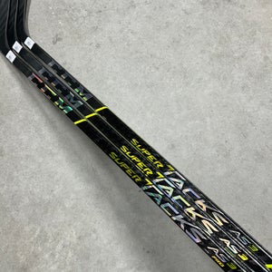 3 Pack90 Flex P92 Senior CCM Super Tacks AS3 Pro Right Hand Hockey Stick Toronto Maple Leafs