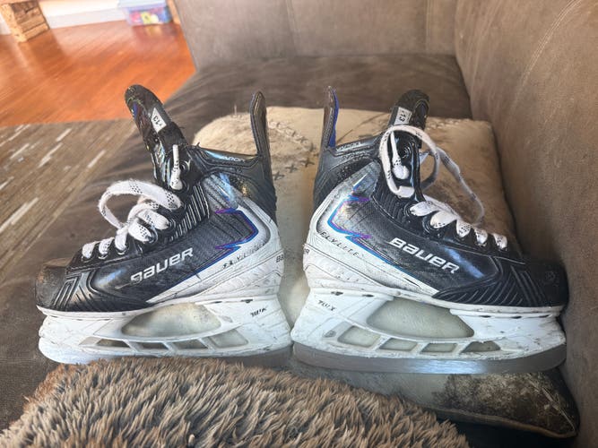 Black/White 2025 Bauer Vapor Flylite Hockey Skates Regular Width 13 (Used)