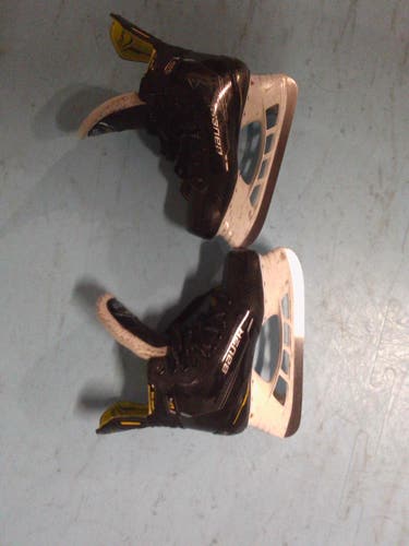 Bauer Supreme M4 Hockey Skates Regular Width 9 (Used)