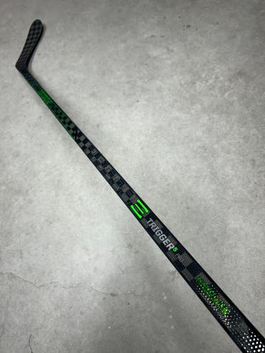 85 Flex P28 Senior CCM RibCor Trigger 5 Pro Right Hand Hockey Stick Pro Stock NHL (New)