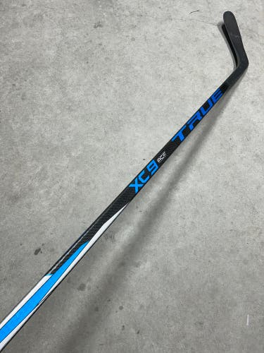 85 Flex Custom P92 Senior True XC9 Right Hand Hockey Stick Pro Stock (New)