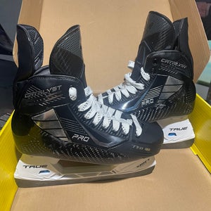 True Catalyst Pro Hockey Skates Regular Width Pro Stock 7 (New)