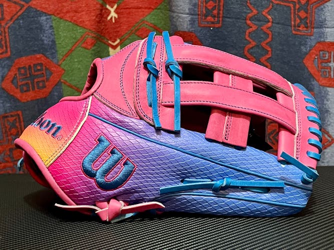 2025 Wilson A2000 1777 RH Outfield Baseball Glove 12.75" (New)