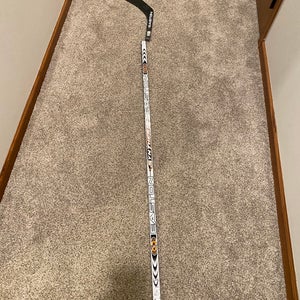 Easton Synthesis LH Hockey Stick 100 Flex w/ new Lidstrom focus flex blade