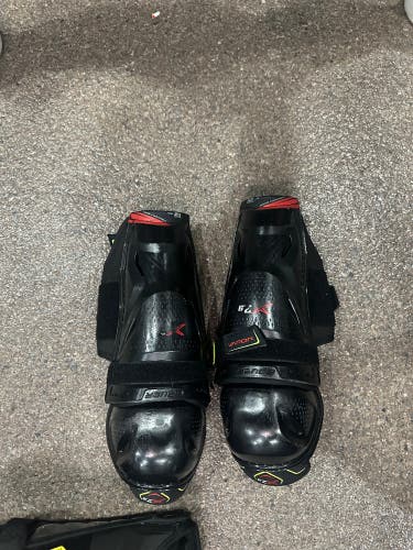 Junior Bauer Vapor X2.9 11" Shin Pads (Used)