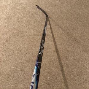 Junior Bauer Vapor Flylite Right Handed Hockey Stick P92 55 Flex (New)
