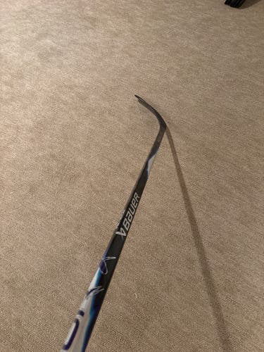 Intermediate Bauer Vapor Flylite Right Handed Hockey Stick P92 65 Flex (New)