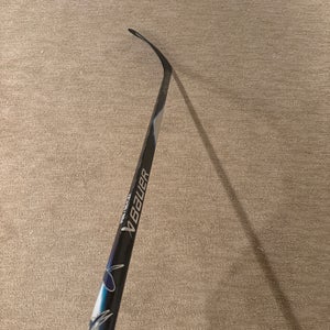 Intermediate Bauer Vapor Flylite Right Handed Hockey Stick P28 65 Flex (New)