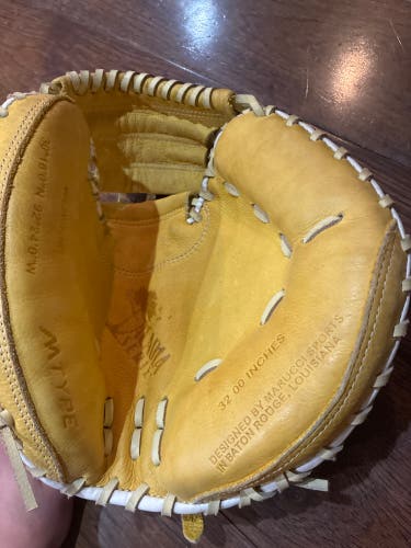 Marucci Acadia RH Catcher's Baseball Glove 32" (Used)