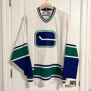 Authentic CCM Vancouver Canucks White Stick In Rink Jersey Size XL Extra Large