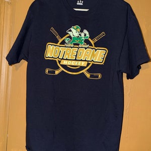 Champion NCAA Notre Dame Hockey Graphic T Shirt Men’s Size Large Used Pre Owned