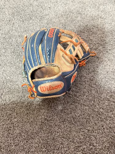 Wilson A2000 RH Infield Baseball Glove 11.5" (Used)