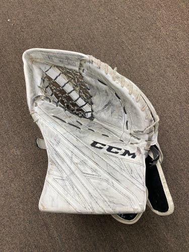 CCM Extreme Flex 4.9 Regular (Used)