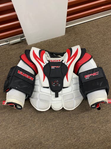 Small Vaughn Epic 8606 Goalie Chest Protector (Used)