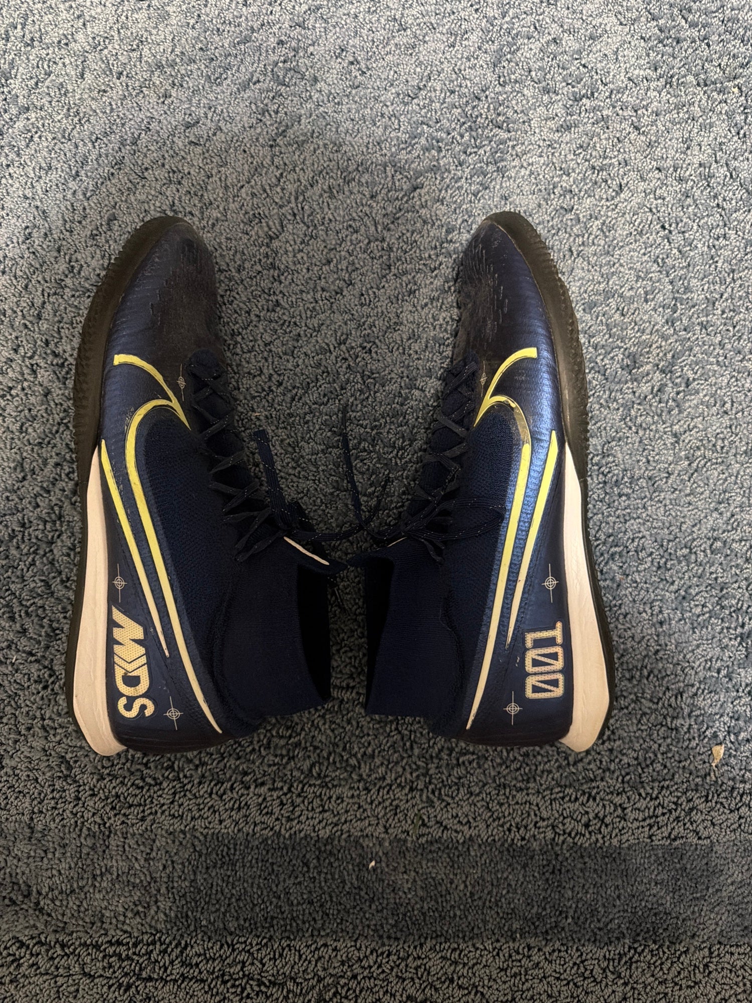 indoor soccer shoes size 11