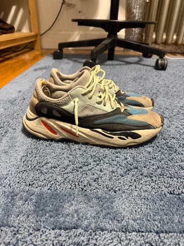 Men's Size M 10.0 (W 11.0) Adult Adidas Yeezy Shoes (Used)