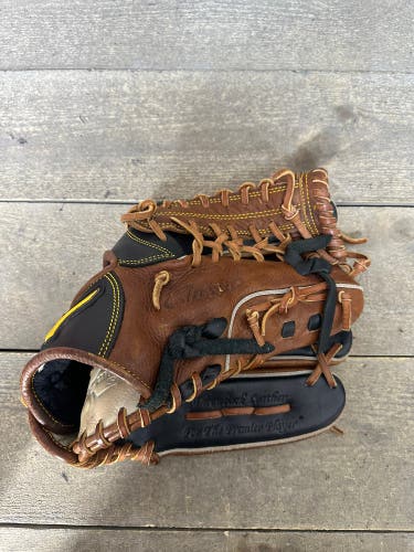 Mizuno GCP 81S2 Classic Ultra Pro Soft 12.75” RHT Baseball Glove Brown Black