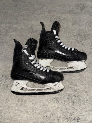 Black 2022 Bauer Supreme Mach Hockey Skates Regular Width Size 5 (Used)