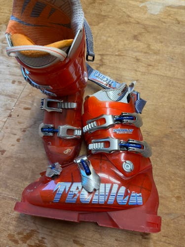 Mondo 24 & 24.5 Unisex Tecnica Diablo Pro Racing Ski Boots Stiff Flex (Used)