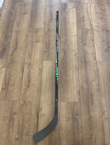 Senior Bauer Pulse Right Handed Hockey Stick P92 70 Flex (New)