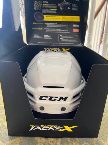 CCM PRO STOCK SUPER TACKS X HELMET WHITE MEDIUM