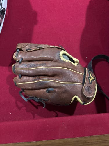 Mizuno Power Close RH Infield Baseball Glove 11.5" (Used)