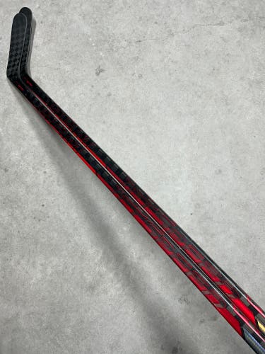 2 PACK 85 Flex P90TM Senior CCM JetSpeed FT4 Pro Right Hand Hockey Stick Pro Stock NHL (New)