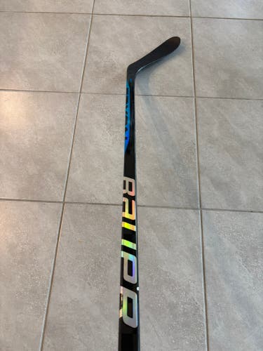 Senior Bauer Nexus Sync Right Handed Hockey Stick P28 77 Flex (Used)