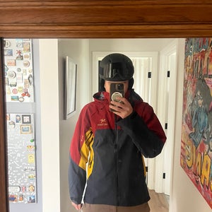 Red Men's Large Arc'teryx Jacket (Used)