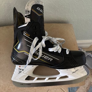 Bauer Supreme M40 Hockey Skates Regular Width Size 6.5 (New)