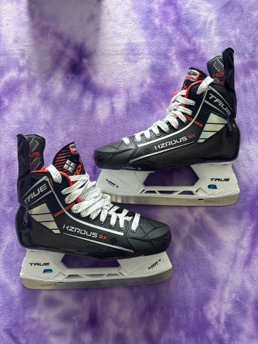 Senior True HZRDUS 9x Hockey Skates Regular Width 11.5 (Used)