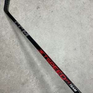 75 Flex P28 Senior CCM JetSpeed FT Team Right Hand Hockey Stick (New)