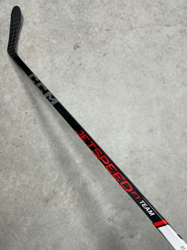 75 Flex P28 Senior CCM JetSpeed FT Team Right Hand Hockey Stick (New)