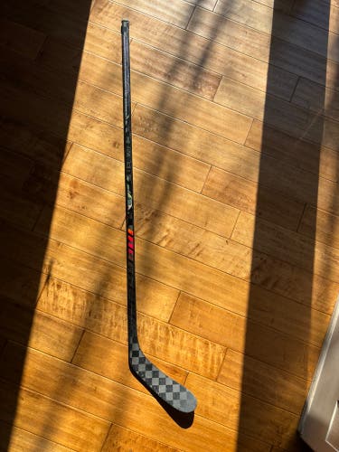Junior Warrior Covert QR6 Pro Left Hand Hockey Stick W28 50 Flex (Used)