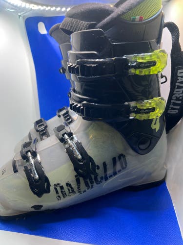 Mondo 25 & 25.5 Unisex Dalbello CX3 Ski Boots Medium Flex (Used)