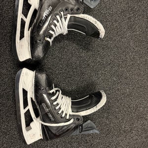 Black 2025 Bauer Vapor Flylite Hockey Skates Regular Width Pro Stock 8 (Used)
