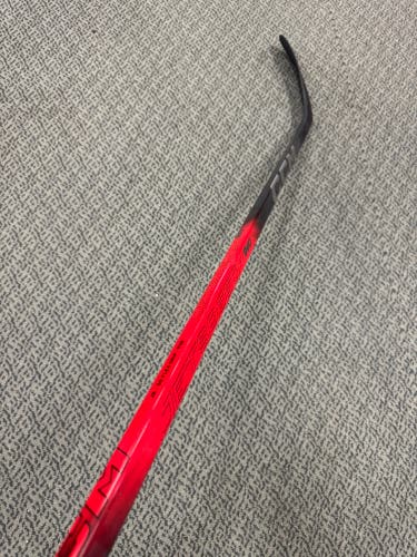 Junior CCM Jetspeed FT860  Right Handed Hockey Stick P28 50 Flex (New)