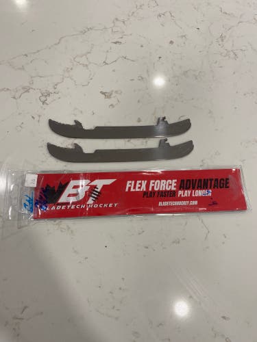 Bladetech Hockey mirrored stainless steel runner