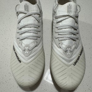 White Kids Size M 7.5 (W 8.5) Under Armour Cleats (New)